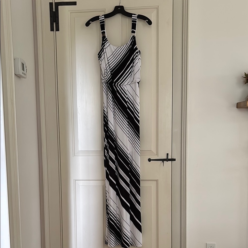 White House Black Market Black and White Maxi Dress